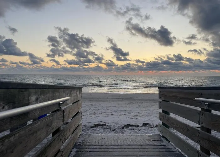 2bd 2ba Beachside E 3min To Pool! Clearwater Beach