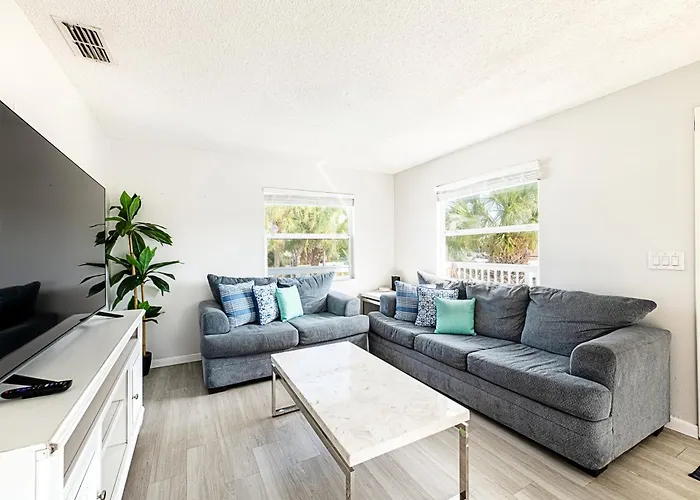 2bd 2ba Beachside E 3min To Pool! Apartment