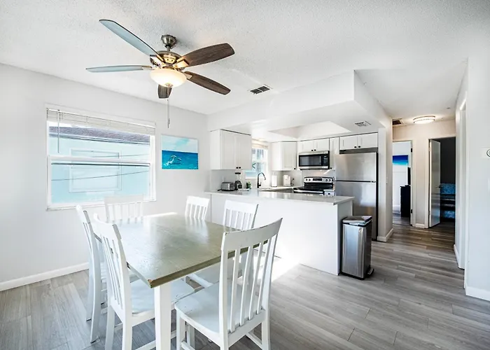 2bd 2ba Beachside E 3min To Pool! Apartment