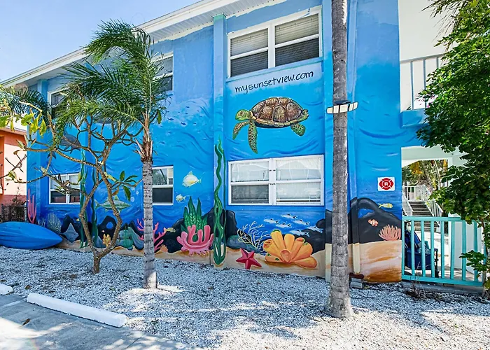 Apartment 2bd 2ba Beachside E 3min To Pool! Clearwater Beach