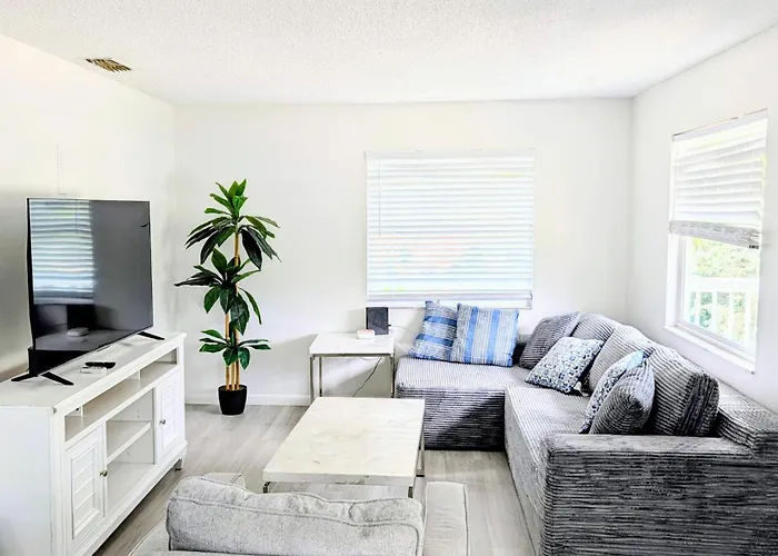 2bd 2ba Beachside E 3min To Pool! Apartment *